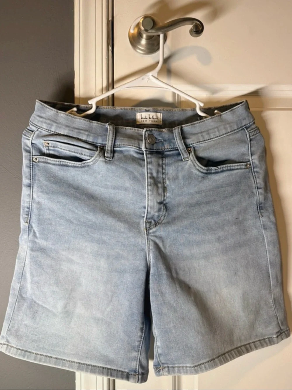 Nicole Miller New York SOHO High-Rise Denim Bermuda Shorts Size 8 – TWO PAIRS